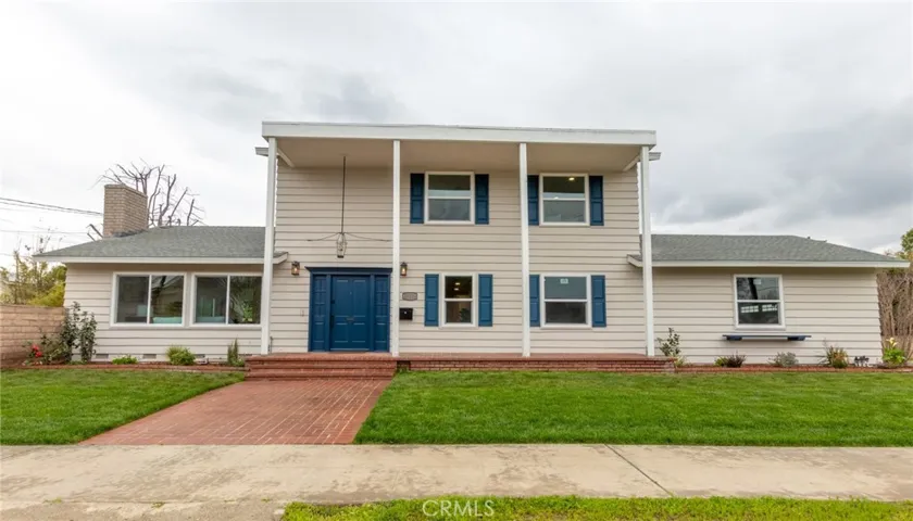 10228 Amestoy Avenue, Northridge, California 91325