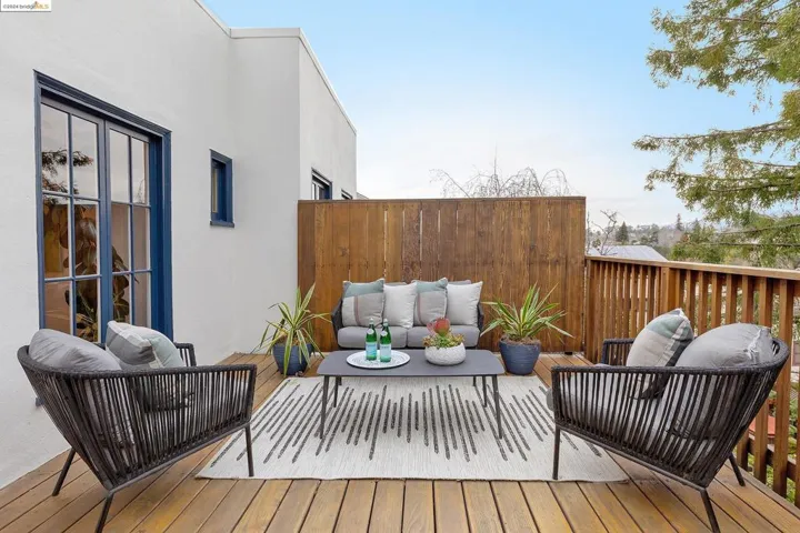 562 Boulevard Way, Piedmont, California 94610