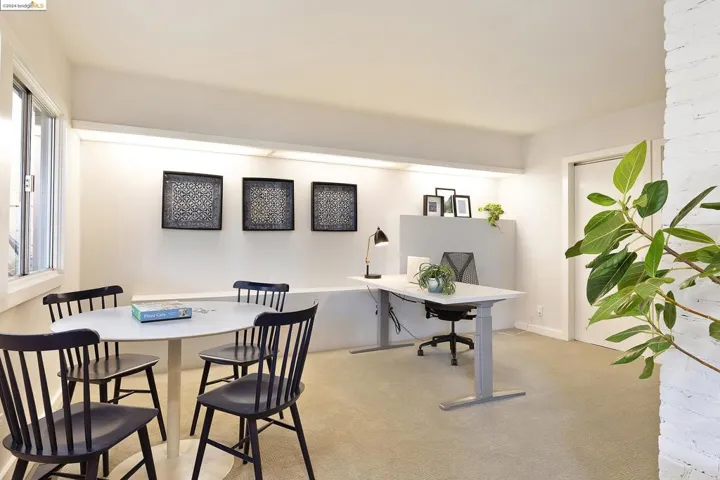 562 Boulevard Way, Piedmont, California 94610