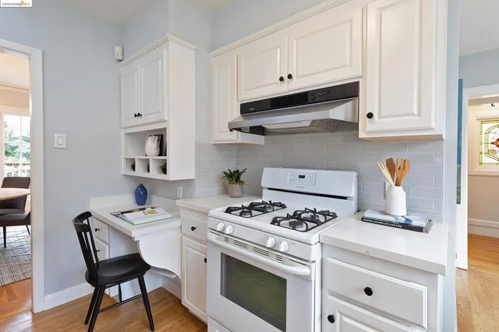 562 Boulevard Way, Piedmont, California 94610