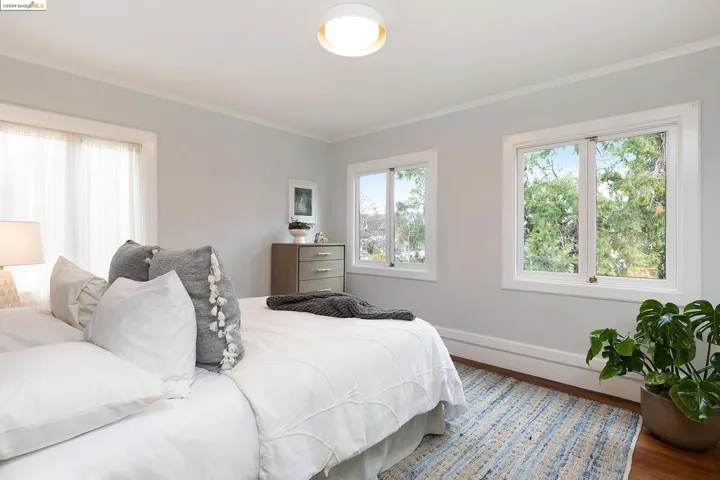 562 Boulevard Way, Piedmont, California 94610