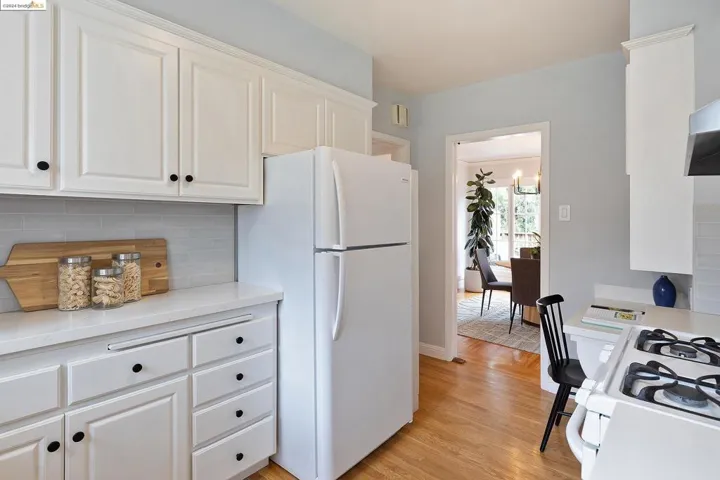 562 Boulevard Way, Piedmont, California 94610