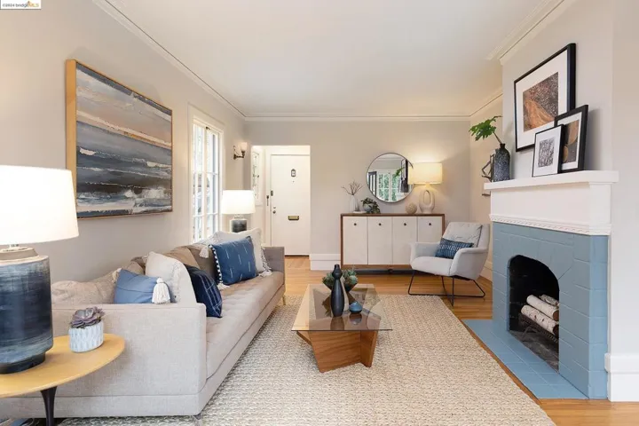 562 Boulevard Way, Piedmont, California 94610