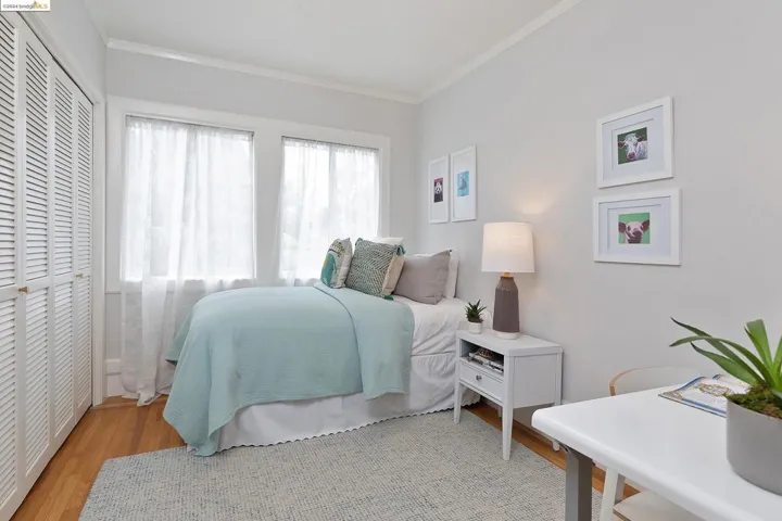562 Boulevard Way, Piedmont, California 94610