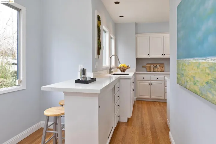 562 Boulevard Way, Piedmont, California 94610