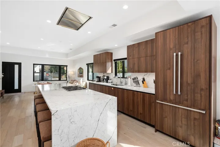 11022 Blix Street, West Toluca Lake, California 91602