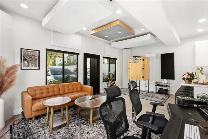 11022 Blix Street, West Toluca Lake, California 91602