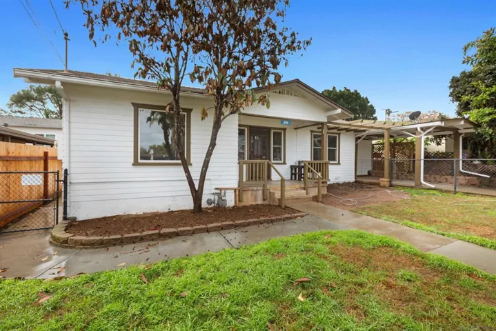 845 W 3rd Ave, Escondido, California 92025