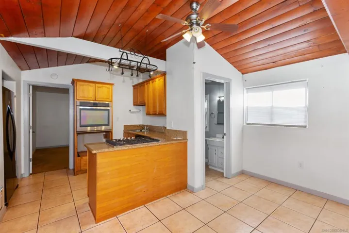 845 W 3rd Ave, Escondido, California 92025