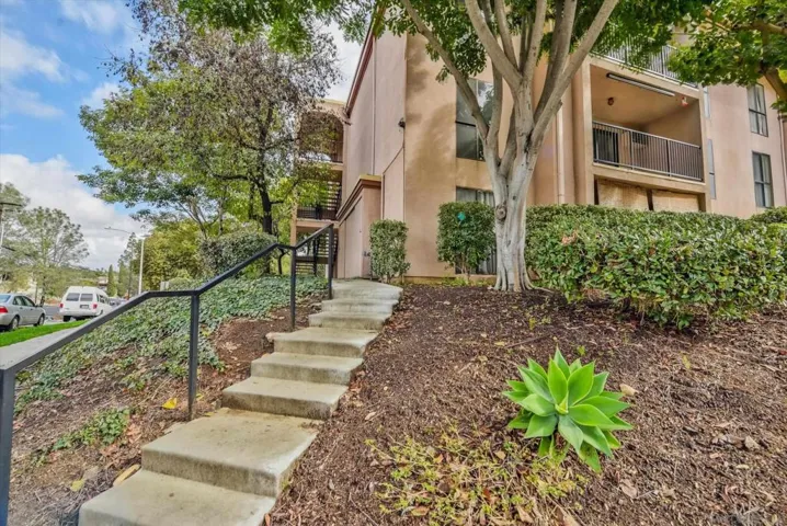 7855 Cowles Mountain Ct. A15, San Diego, California 92119