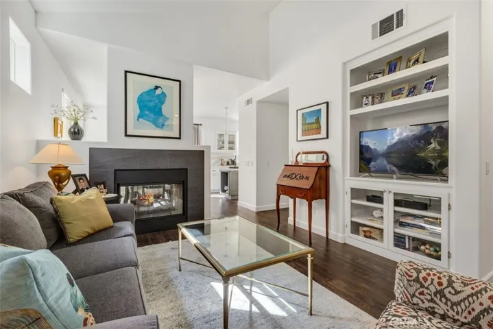 11864 Tuscana Court, Moorpark, California 93021