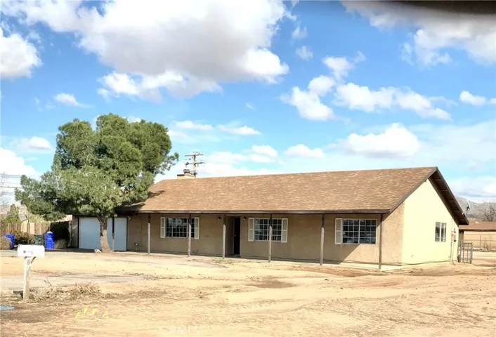 12885 Chief Joseph Road, Apple Valley, California 92308