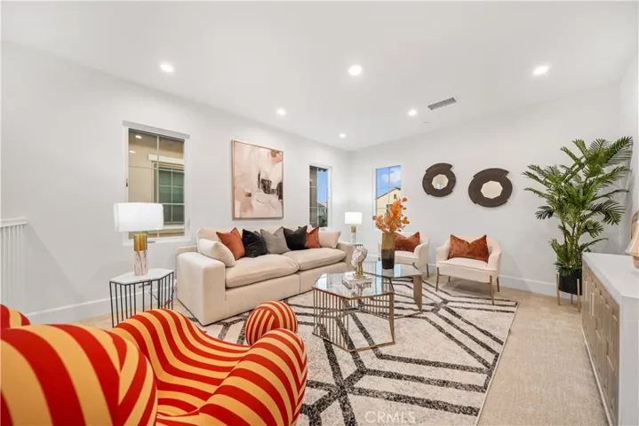 102 Artista, Irvine, California 92602