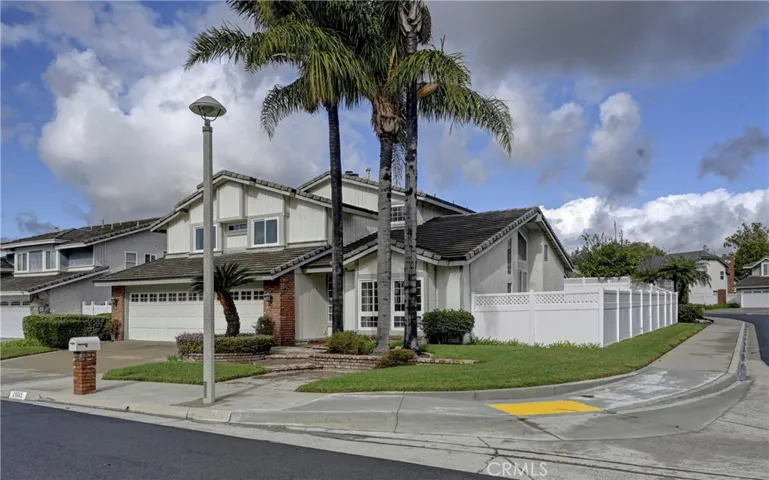 Lots of parking available with this 3 car garage and driveway as well as with this corner lot location.