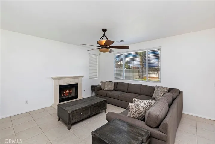 952 Seymour Way, Perris, California 92571