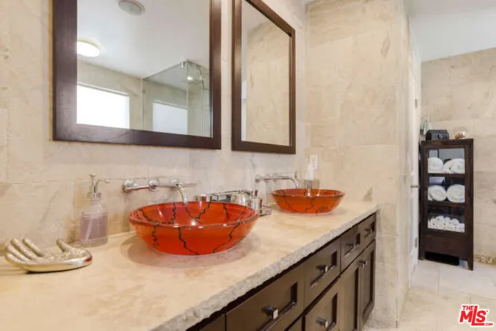 5402 Cedarhaven Drive, Agoura Hills, California 91301