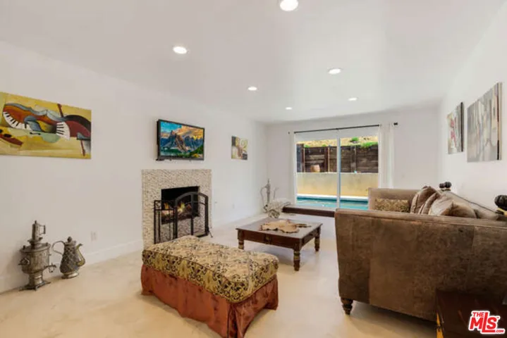 5402 Cedarhaven Drive, Agoura Hills, California 91301