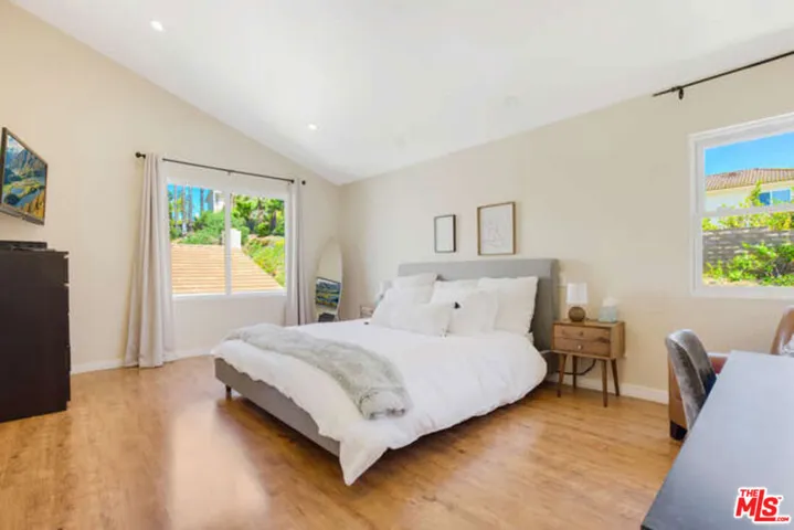 5402 Cedarhaven Drive, Agoura Hills, California 91301