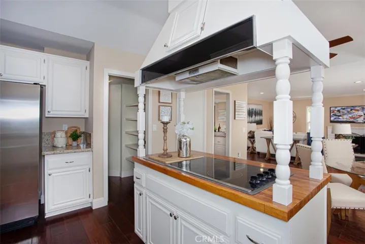 571 S Weymouth Court, Anaheim Hills, California 92807