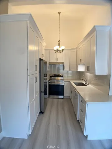 5945 Armaga Spring Road E, Rancho Palos Verdes, California 90275
