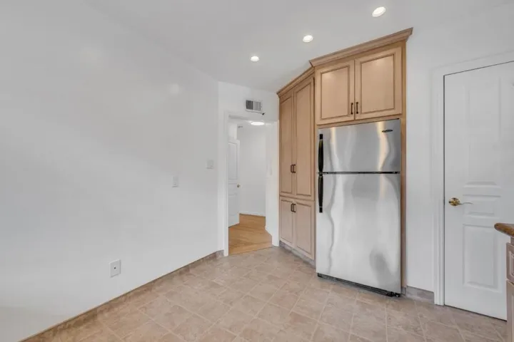 750 Arbor Road 1, Menlo Park, California 94025