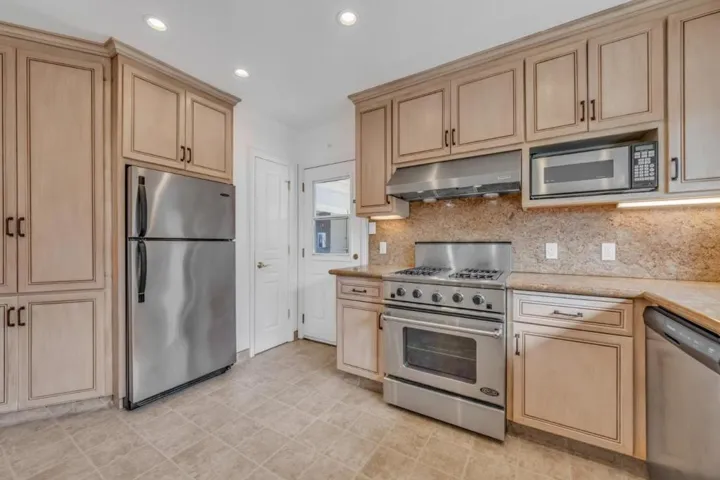 750 Arbor Road 1, Menlo Park, California 94025