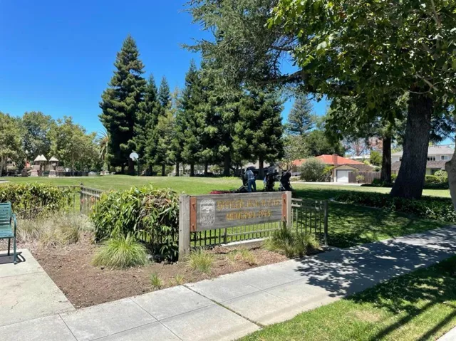 750 Arbor Road 1, Menlo Park, California 94025