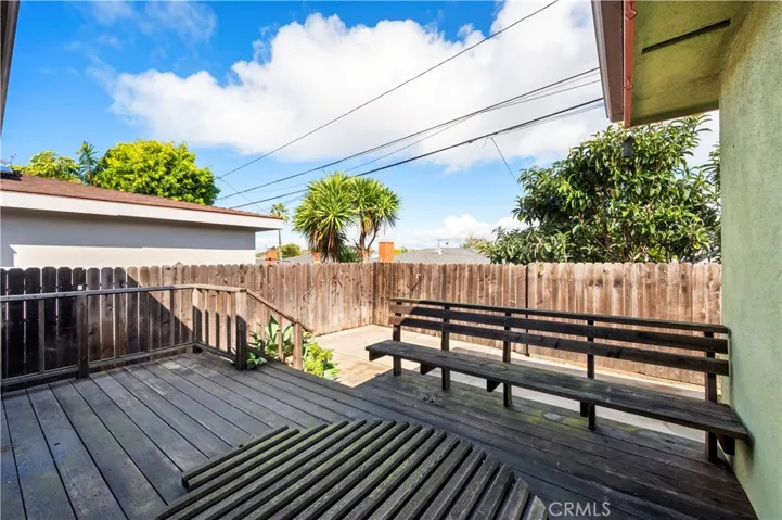 Deck Seating for Entertaining