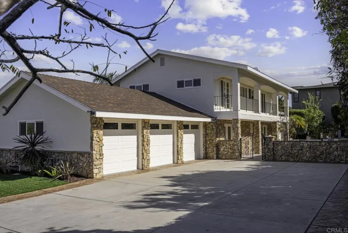 1415 Chestnut Avenue, Carlsbad, California 92008