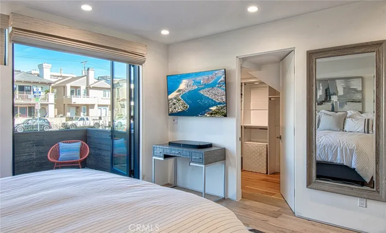 1045 W Balboa Blvd, Newport Beach, California 92661