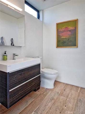 1045 W Balboa Blvd, Newport Beach, California 92661