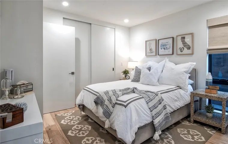 1045 W Balboa Blvd, Newport Beach, California 92661
