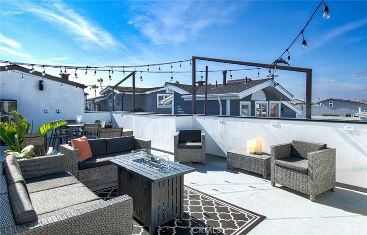 1045 W Balboa Blvd, Newport Beach, California 92661