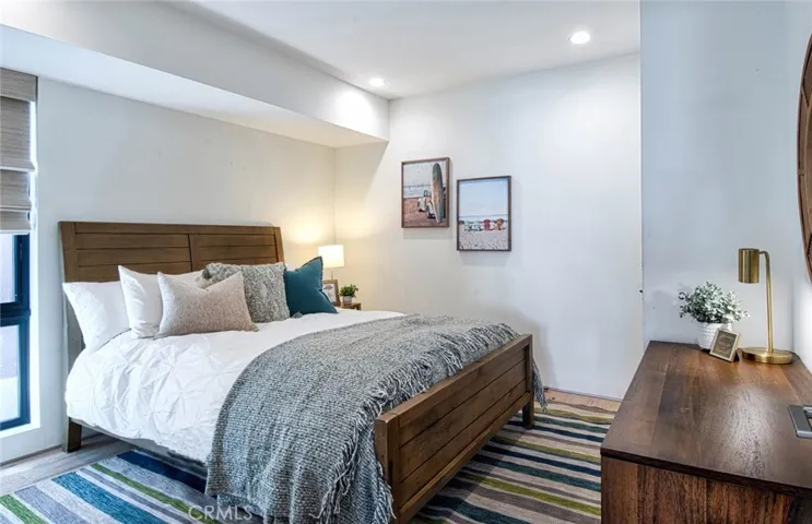 1045 W Balboa Blvd, Newport Beach, California 92661