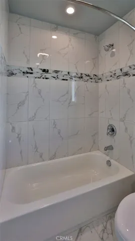 Main House: Primary Bathroom #2
