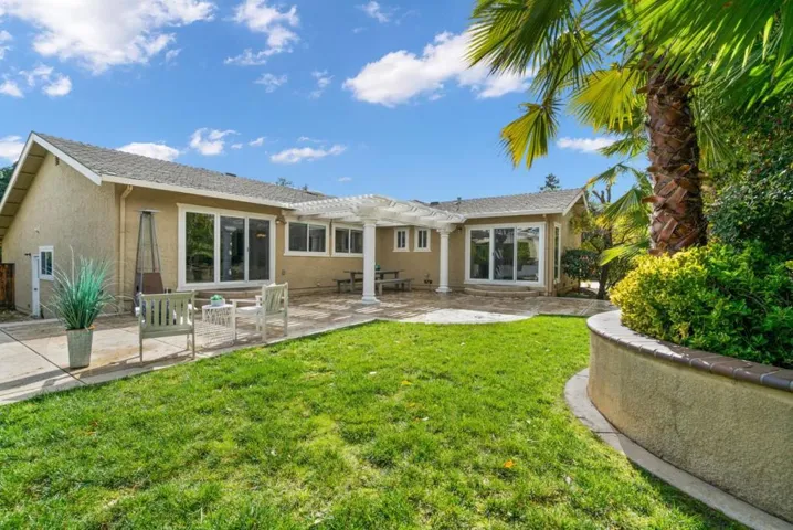 13425 Kodiac Place, Saratoga, California 95070