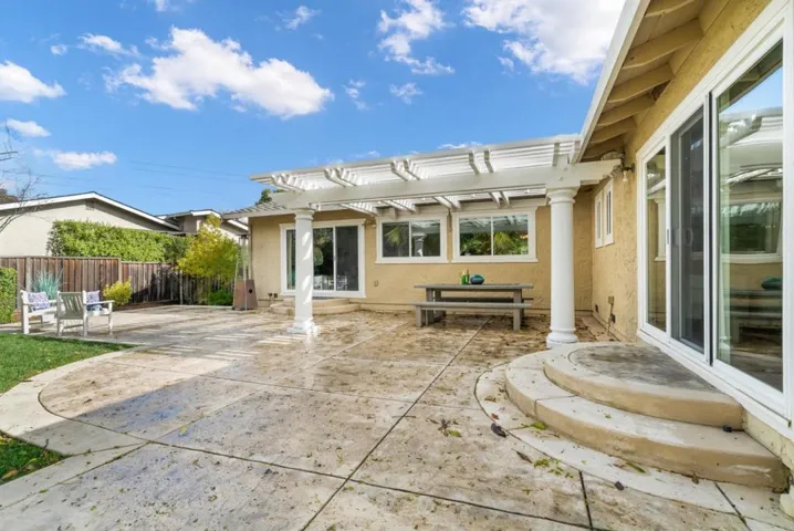 13425 Kodiac Place, Saratoga, California 95070