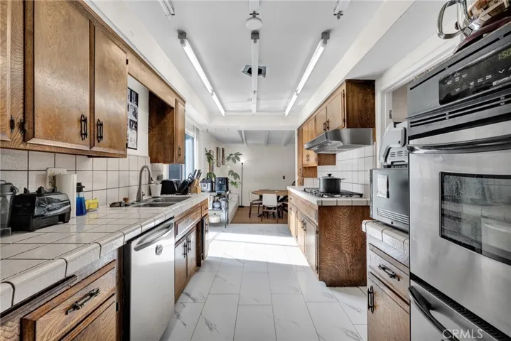 11549 Swinton Avenue, Granada Hills, California 91344