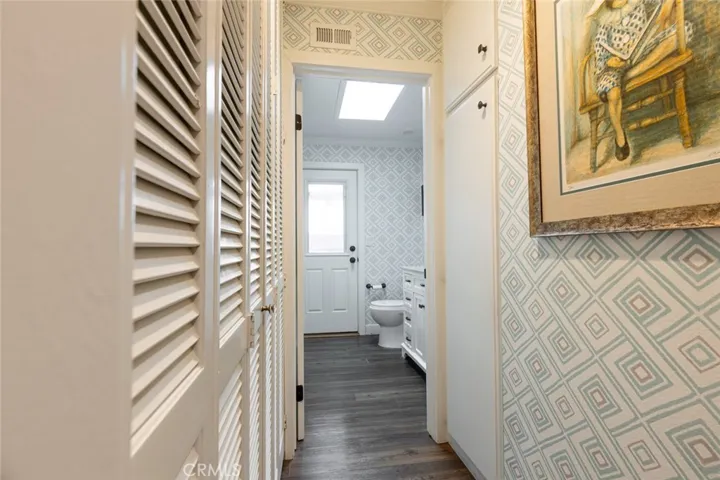 Washer/dryer area