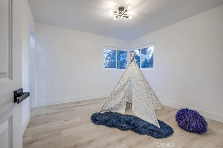 18701 Vale Avenue, North Tustin, California 92705