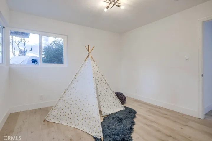 18701 Vale Avenue, North Tustin, California 92705