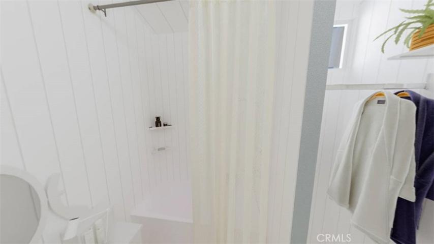 Master bathroom staged. Tub/Shower combo