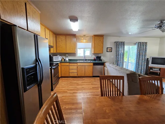 692 Pebble Way, Clearlake Oaks, California 95423