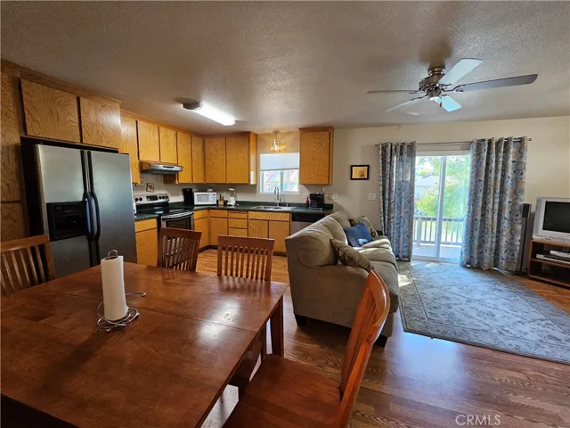 692 Pebble Way, Clearlake Oaks, California 95423