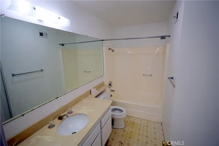 Bathroom 2:  for Bedroom 2 and Guests.