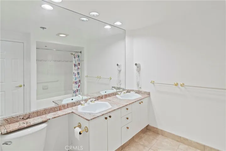 3890 Nobel Drive 1705, San Diego, California 92122