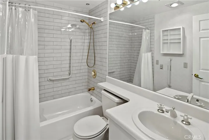 3890 Nobel Drive 1705, San Diego, California 92122