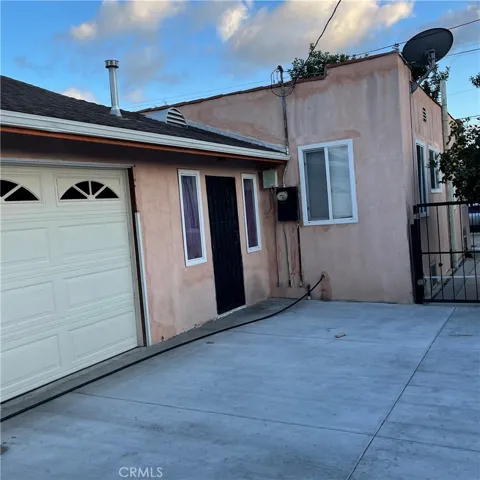 1523 E 83rd Street, Los Angeles, California 90001