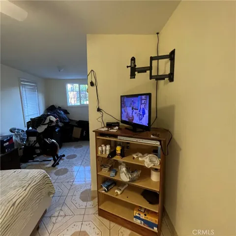 1523 E 83rd Street, Los Angeles, California 90001