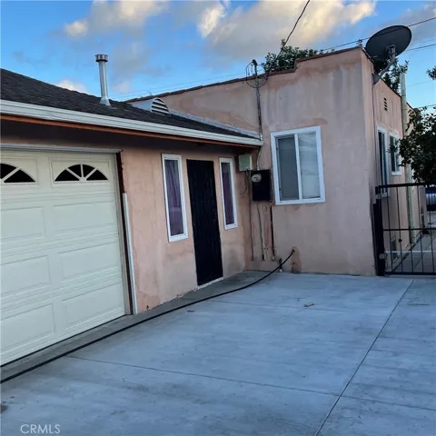 1523 E 83rd Street, Los Angeles, California 90001